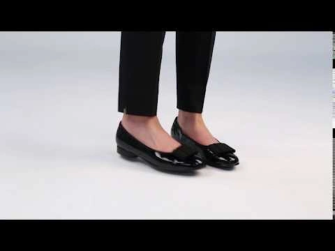 Assist Womens Bow Trim Ballerina Flats