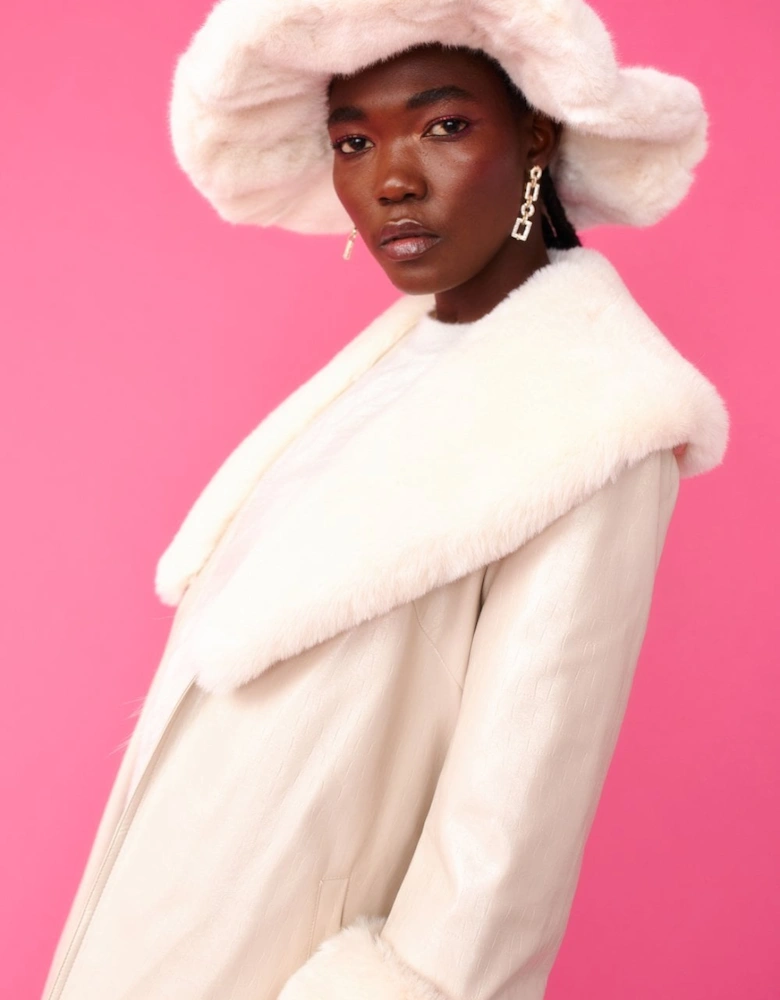 Cream Faux Fur Oversized Hat