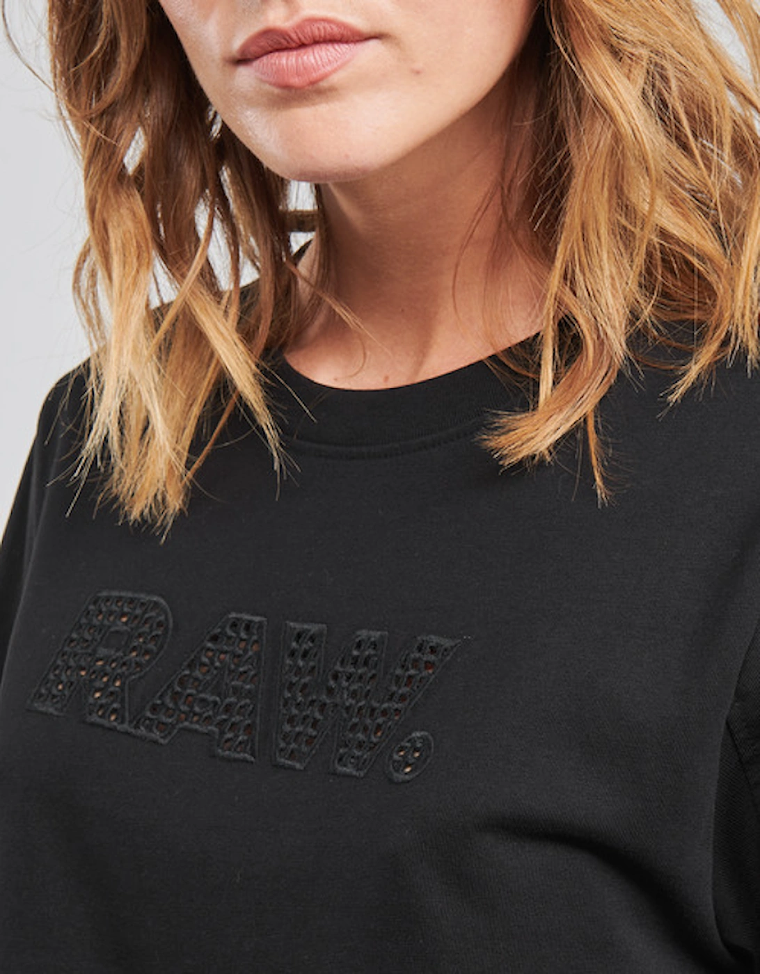 BOXY FIT RAW EMBROIDERY TEE