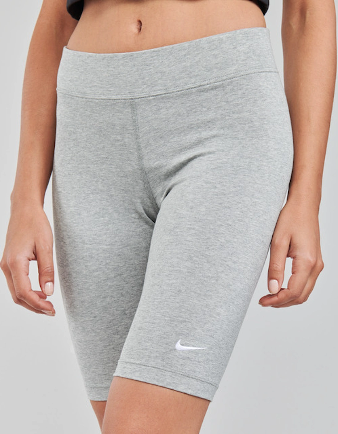 SPORTSWEAR ESSENTIAL