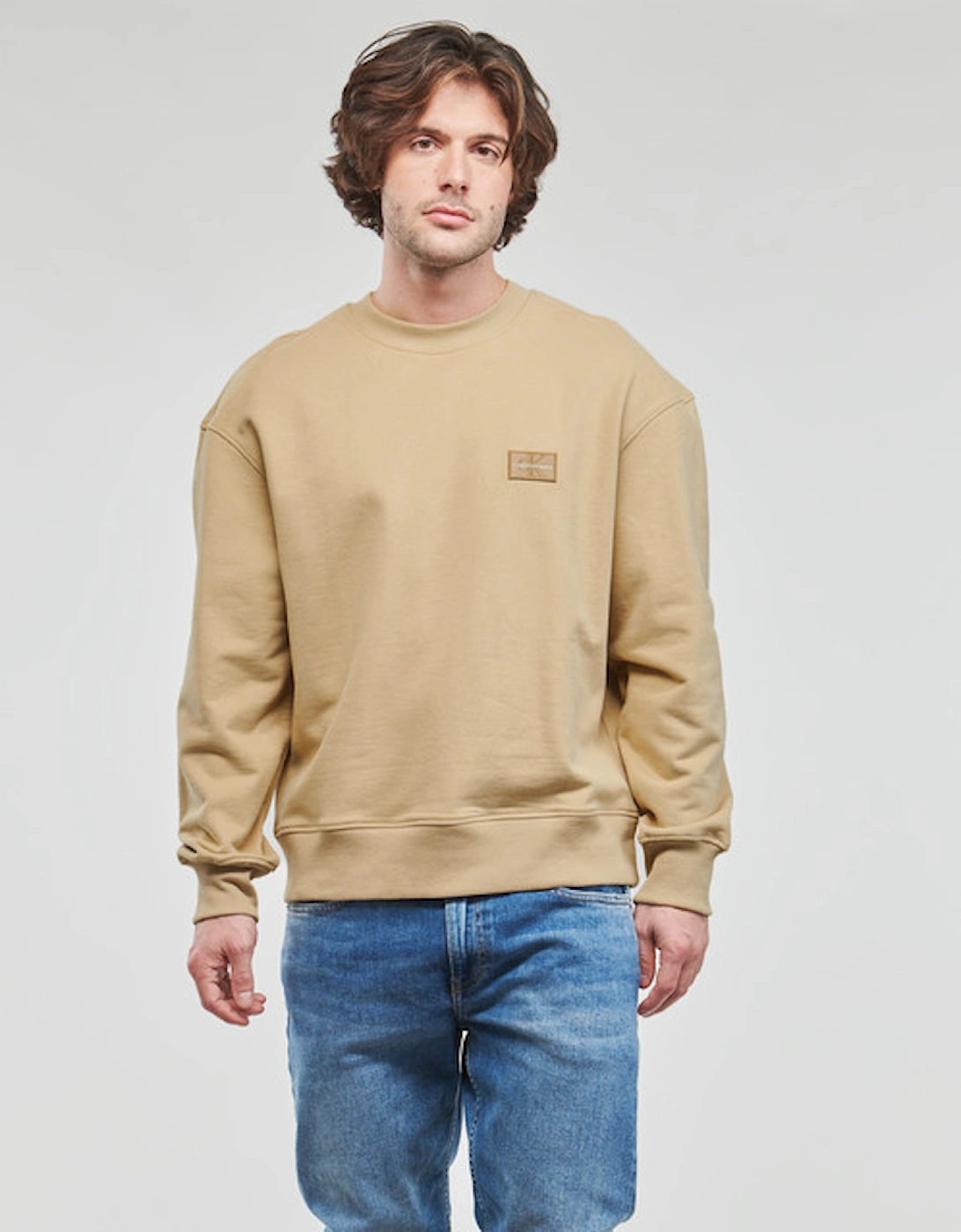 SHRUNKEN BADGE CREW NECK, 6 of 5