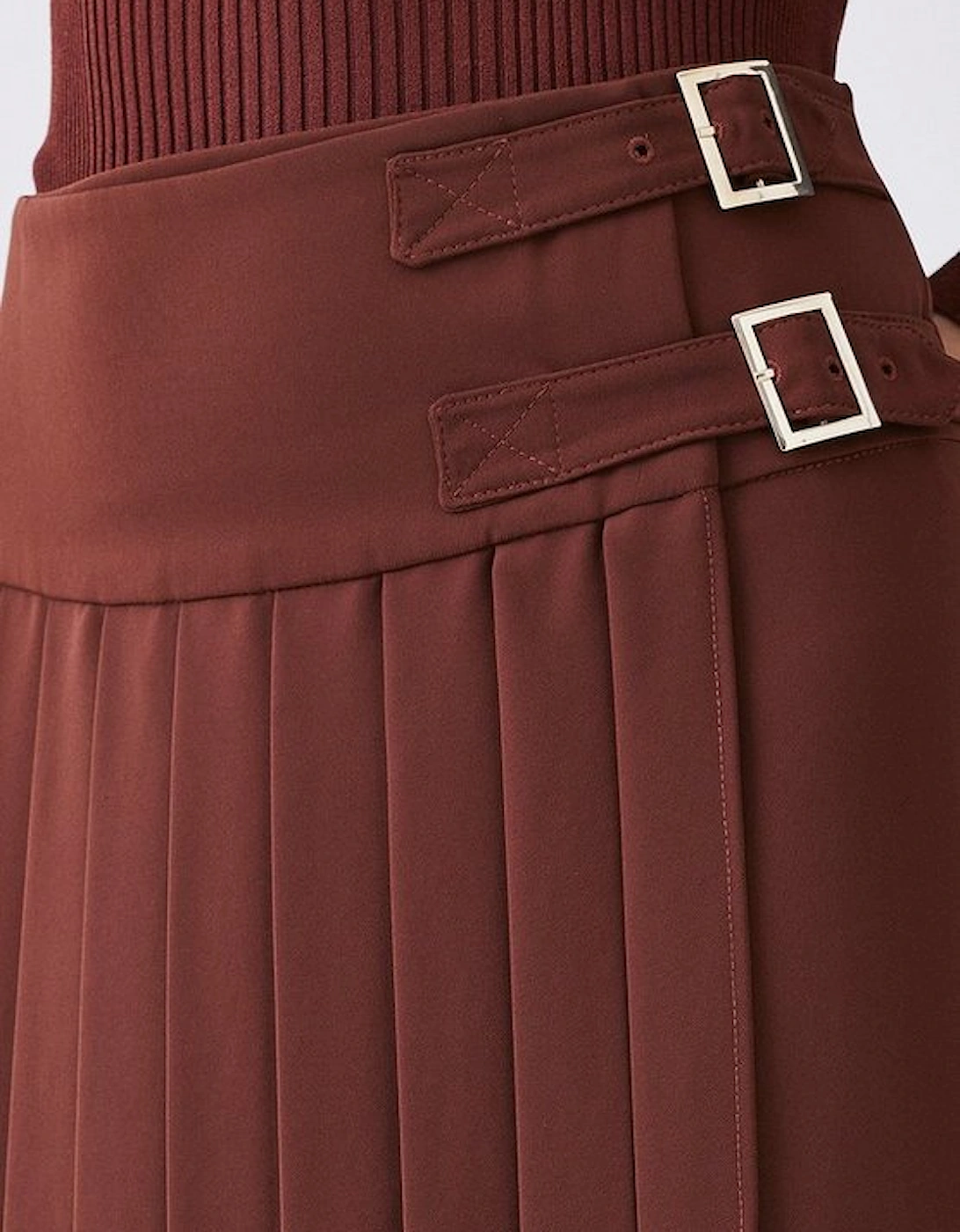Buckle Detail Pleated Crepe Midi Skirt