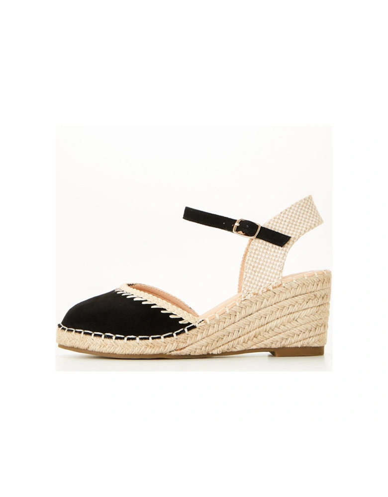 Wide Fit Low Closed Toe Wedge - Black