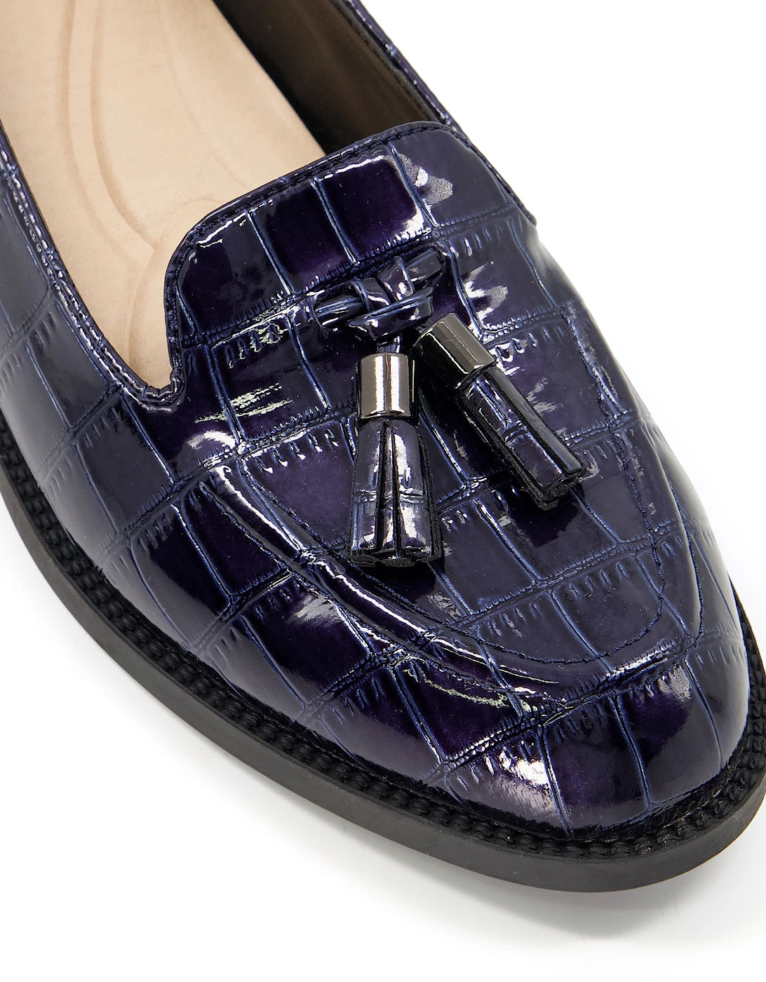 Ladies Global - Tassel-Trimmed Loafers