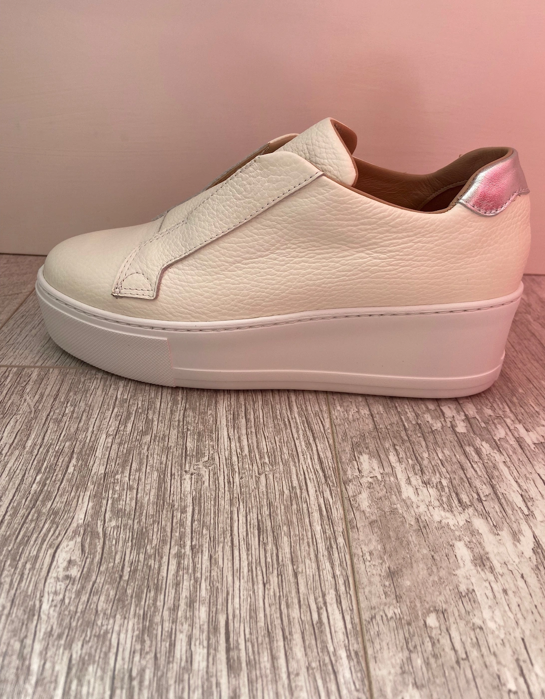 Slip on trainers in white, 5 of 4