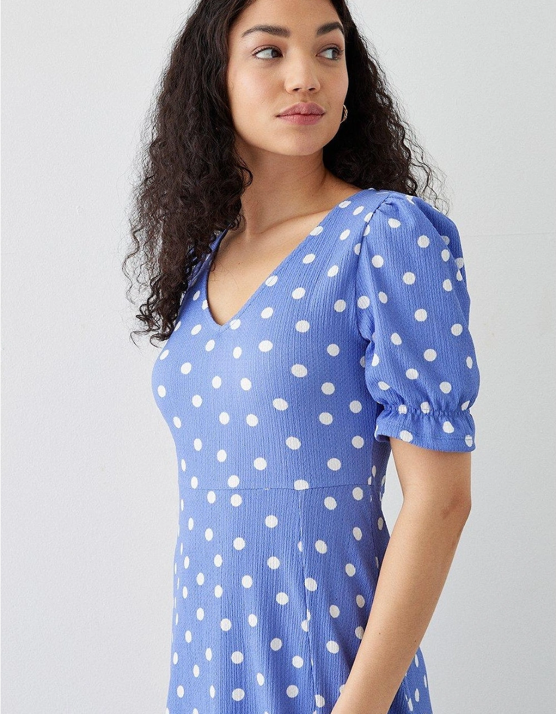 Womens/Ladies Spotted V Neck Short-Sleeved Midi Dress