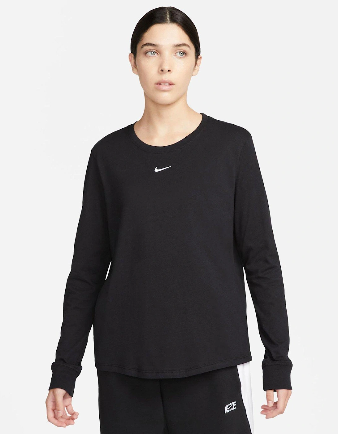 Sportswear Premium Essentials Long-Sleeve T-Shirt - Black, 3 of 2