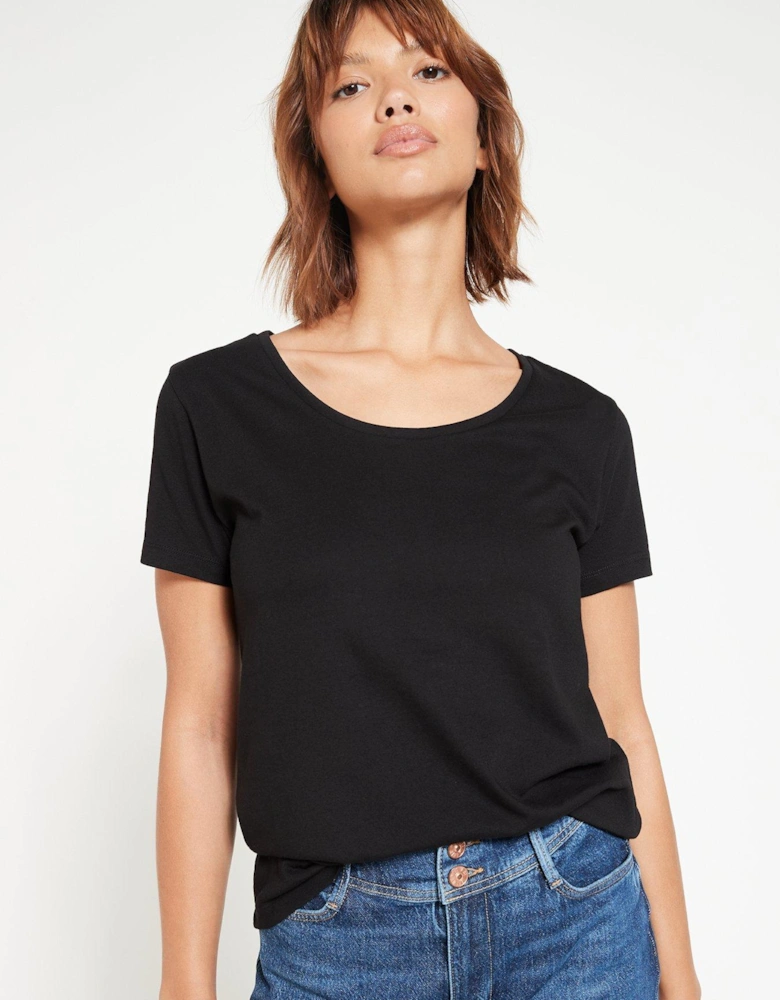 The Essential Scoop Neck T-Shirt - Black