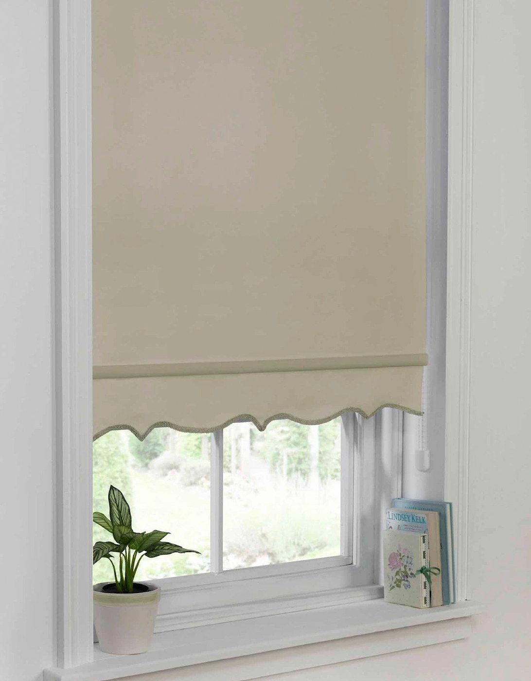 Plain Scalloped Roller Blind, 2 of 1