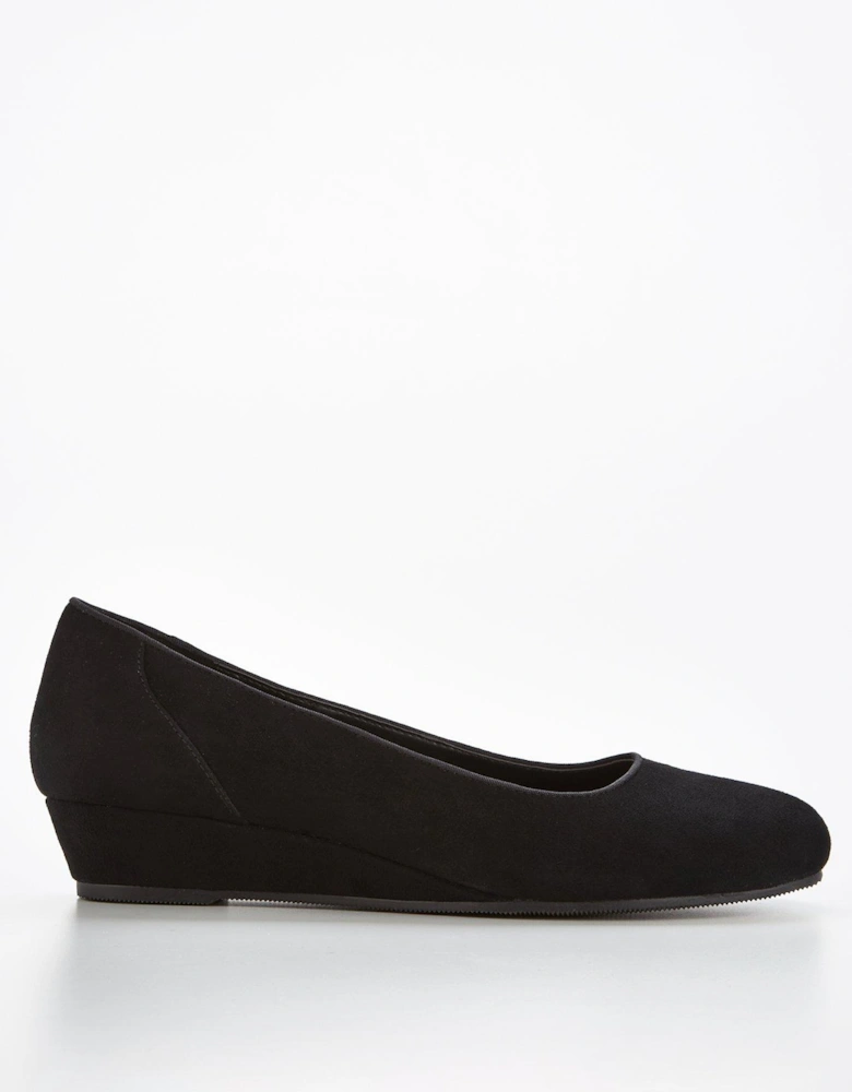 Low Wedge Court Shoe - Black