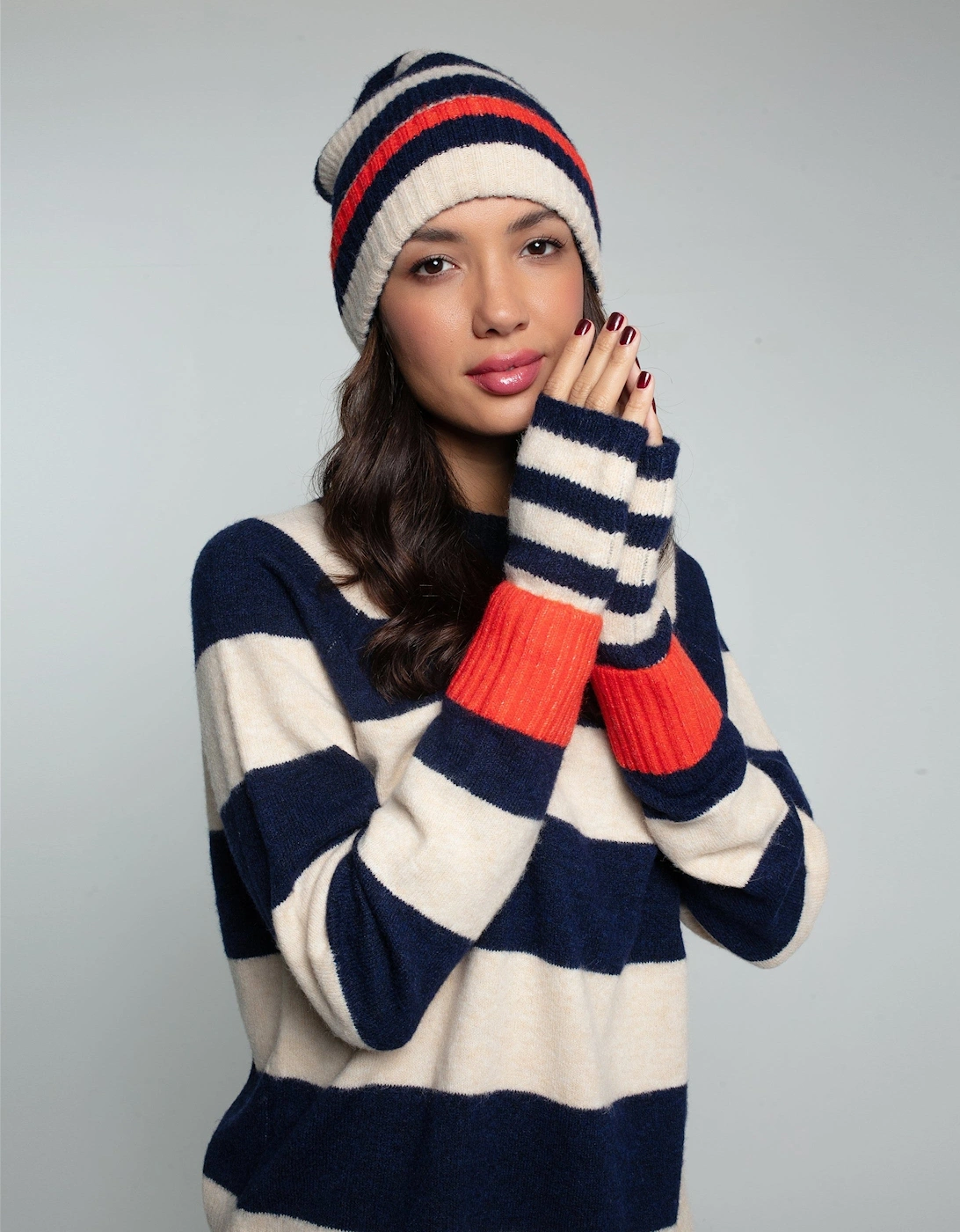 FARAH KNITTED STRIPE WRISTWARMER-NAVY