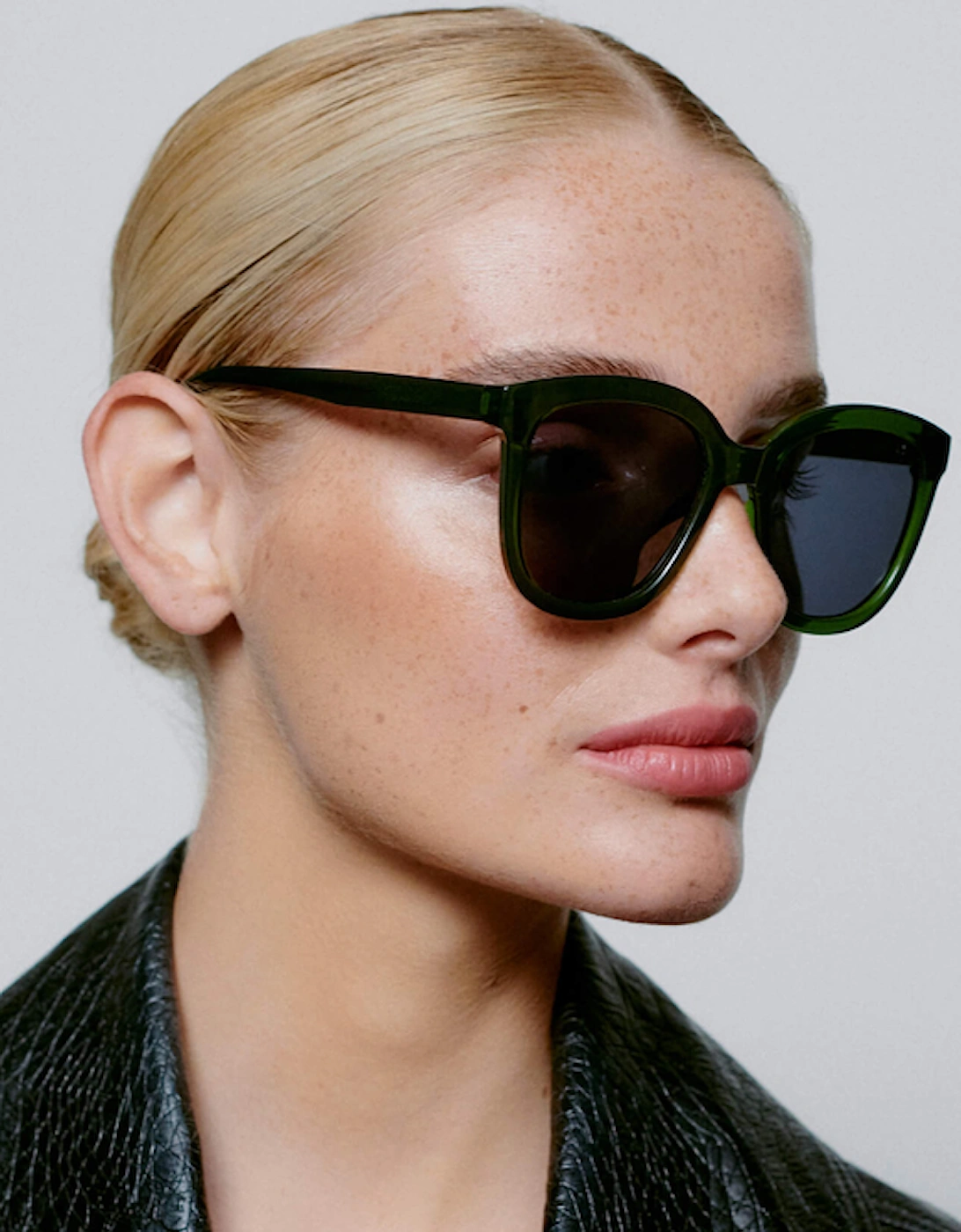 A.Kjaerbede Billy Sunglasses Dark Green Transparent