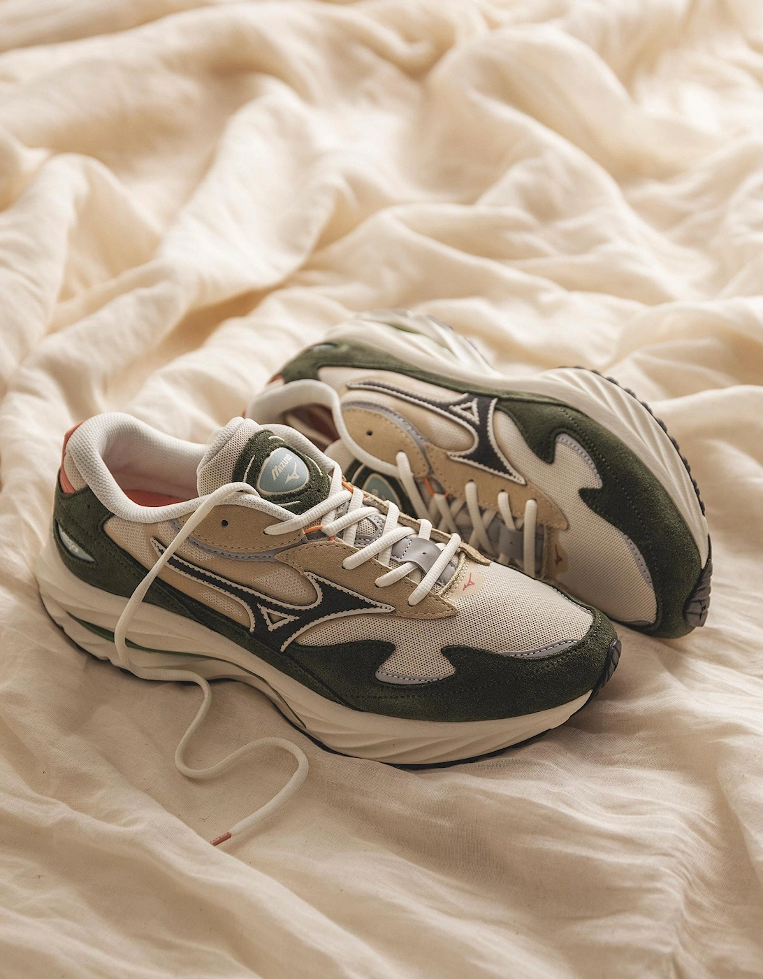 Wave Rider Beta Sneakers