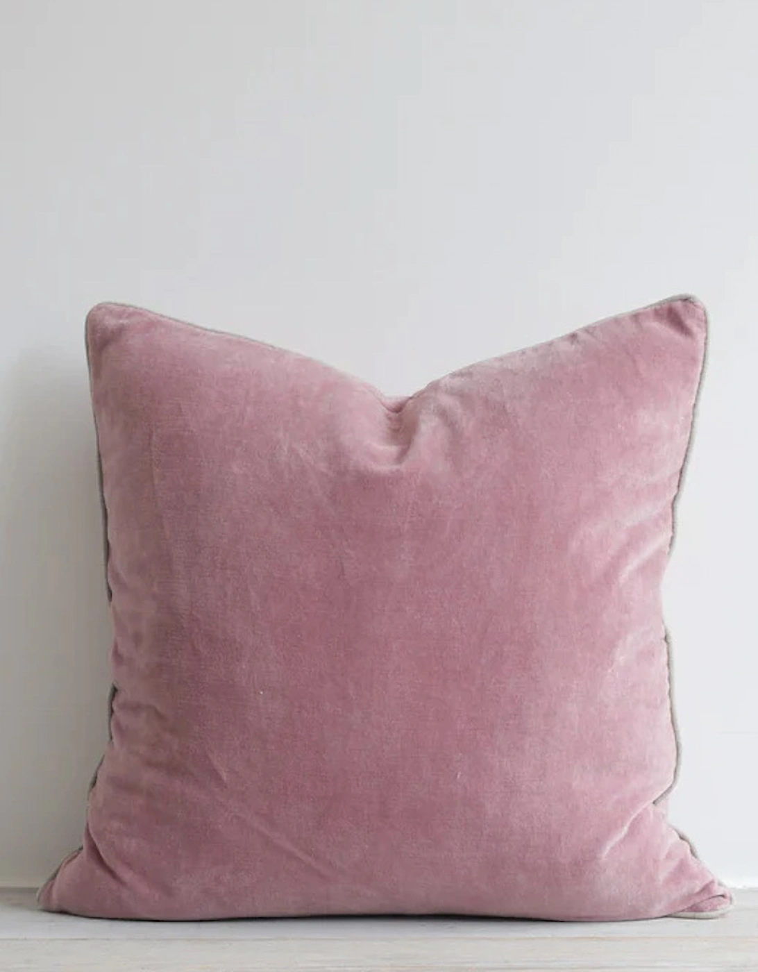 Unari Velvet Cushion Mauve 50x50cm, 4 of 3