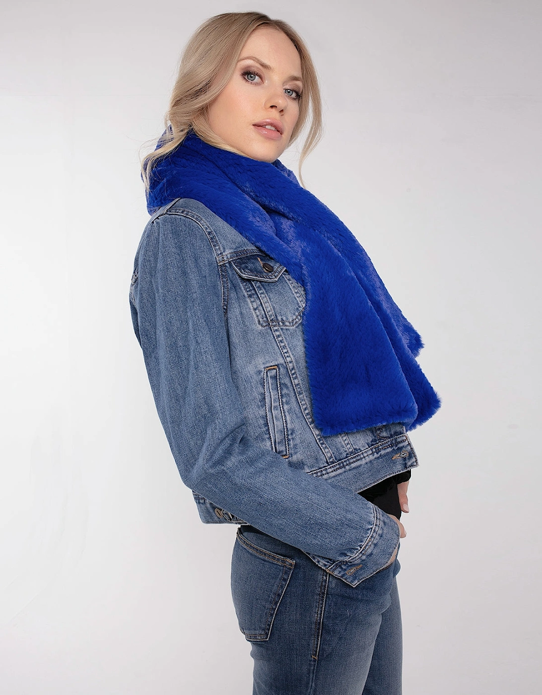 LEXINGTON SLOT THROUGH FAUX FUR SCARF-BLUE, 4 of 3