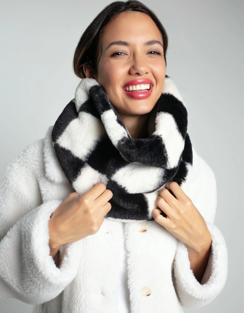 SNUGGY FAUX FUR SNOOD-BLACK AND WHITE