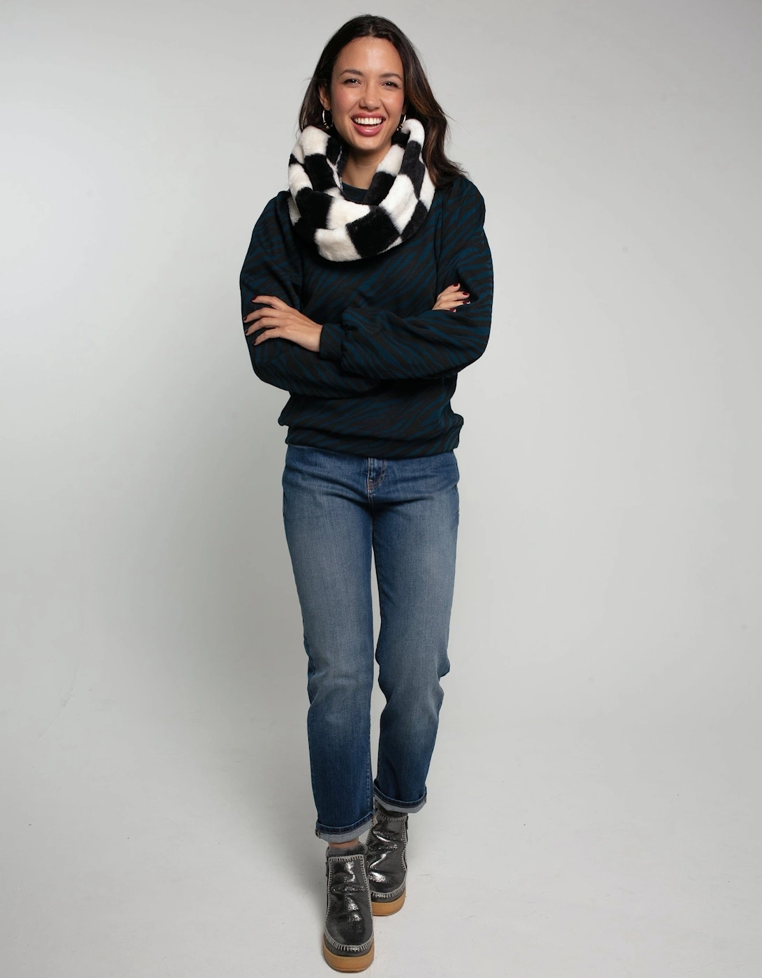 SNUGGY FAUX FUR SNOOD-BLACK AND WHITE