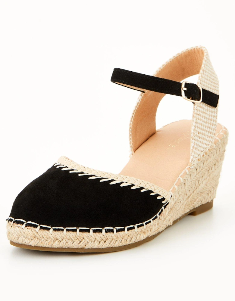 Wide Fit Low Closed Toe Wedge - Black