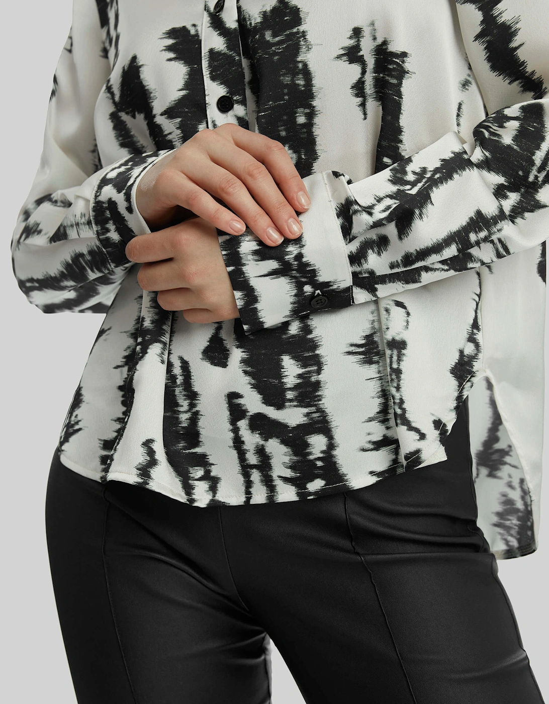 Tie Dye Satin Mandarin Collar Blouse In Black-White