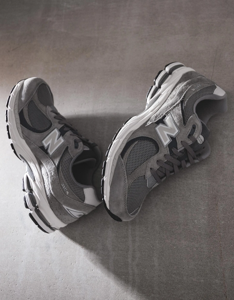 2002R Sneakers
