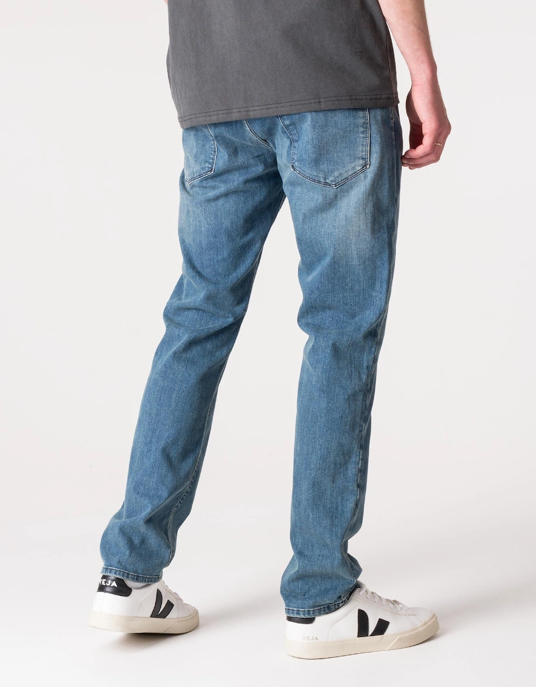 Slim Fit J06 Jeans
