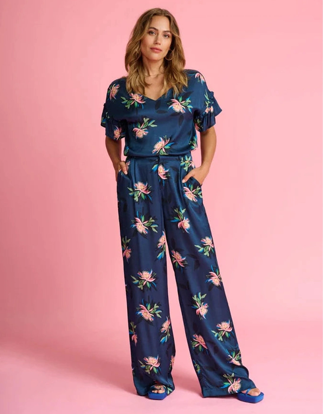 ZOE EXPRESSIVE FLOWER PANTS