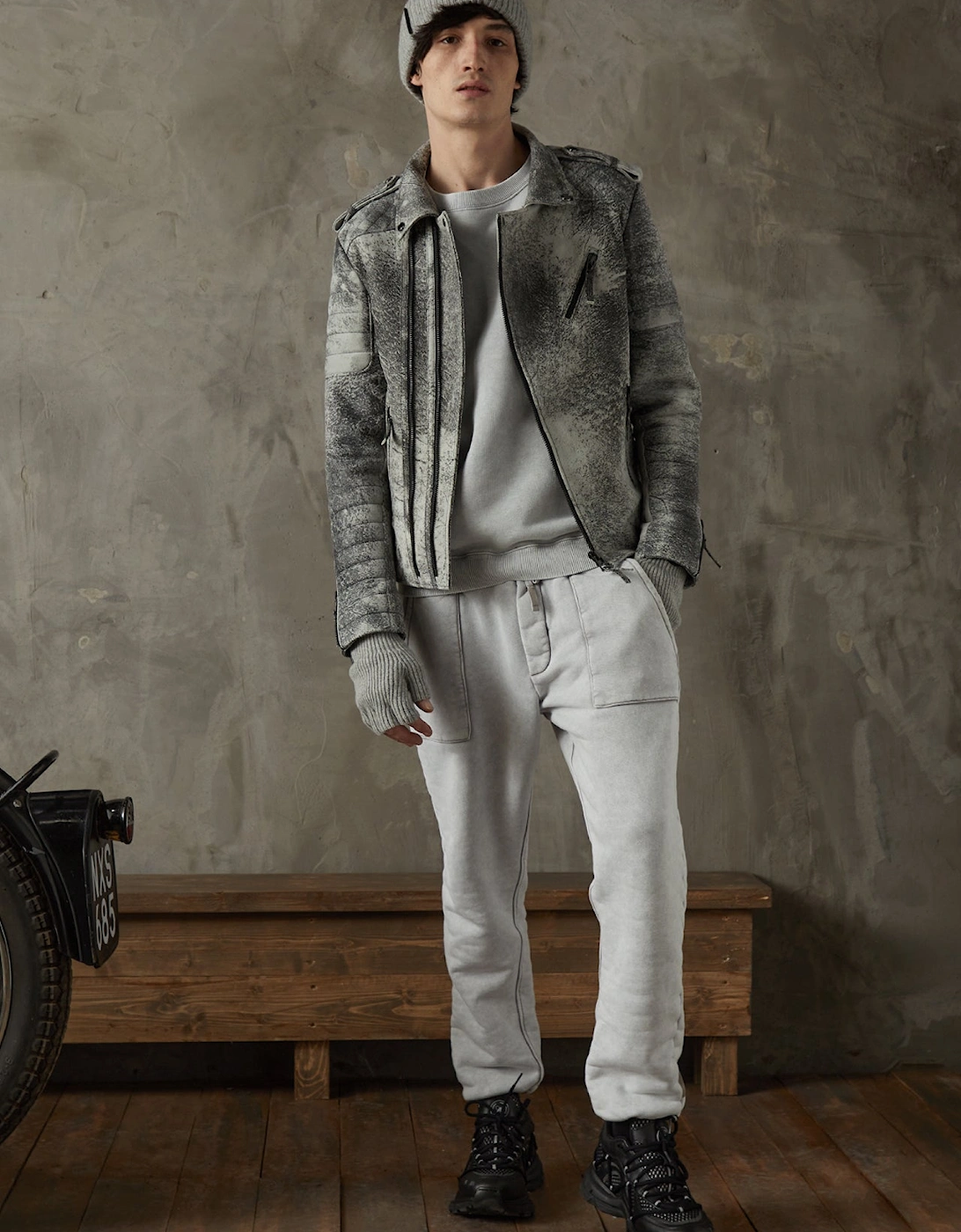 Kay Michaels: Storm Grey Tall (Man)
