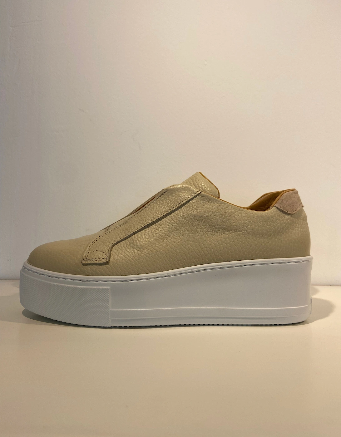 Slip on trainers in vanilla, 4 of 3