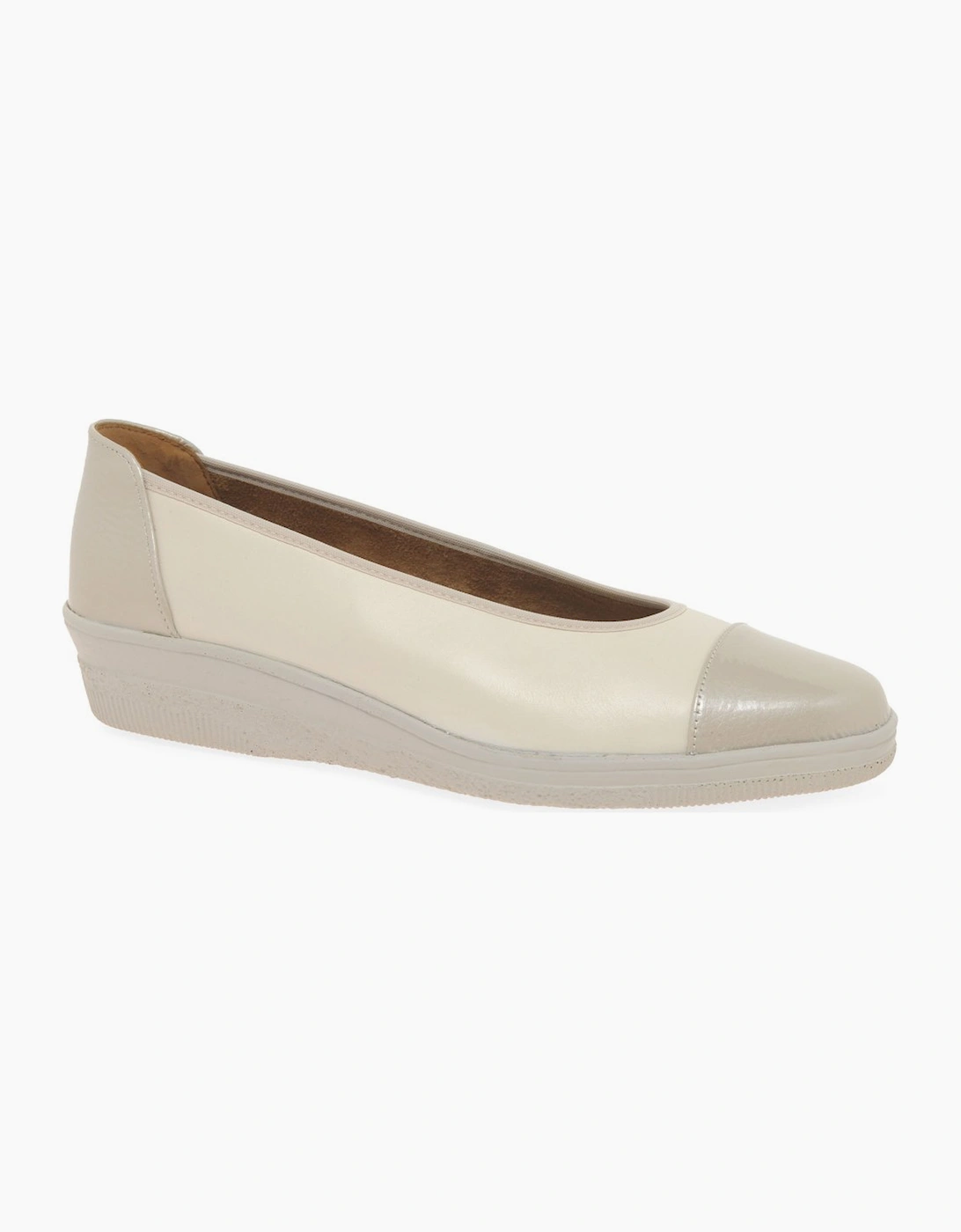 Gabor Women's Tan Petunia Accent Low Heeled Pumps - Size: 5.5