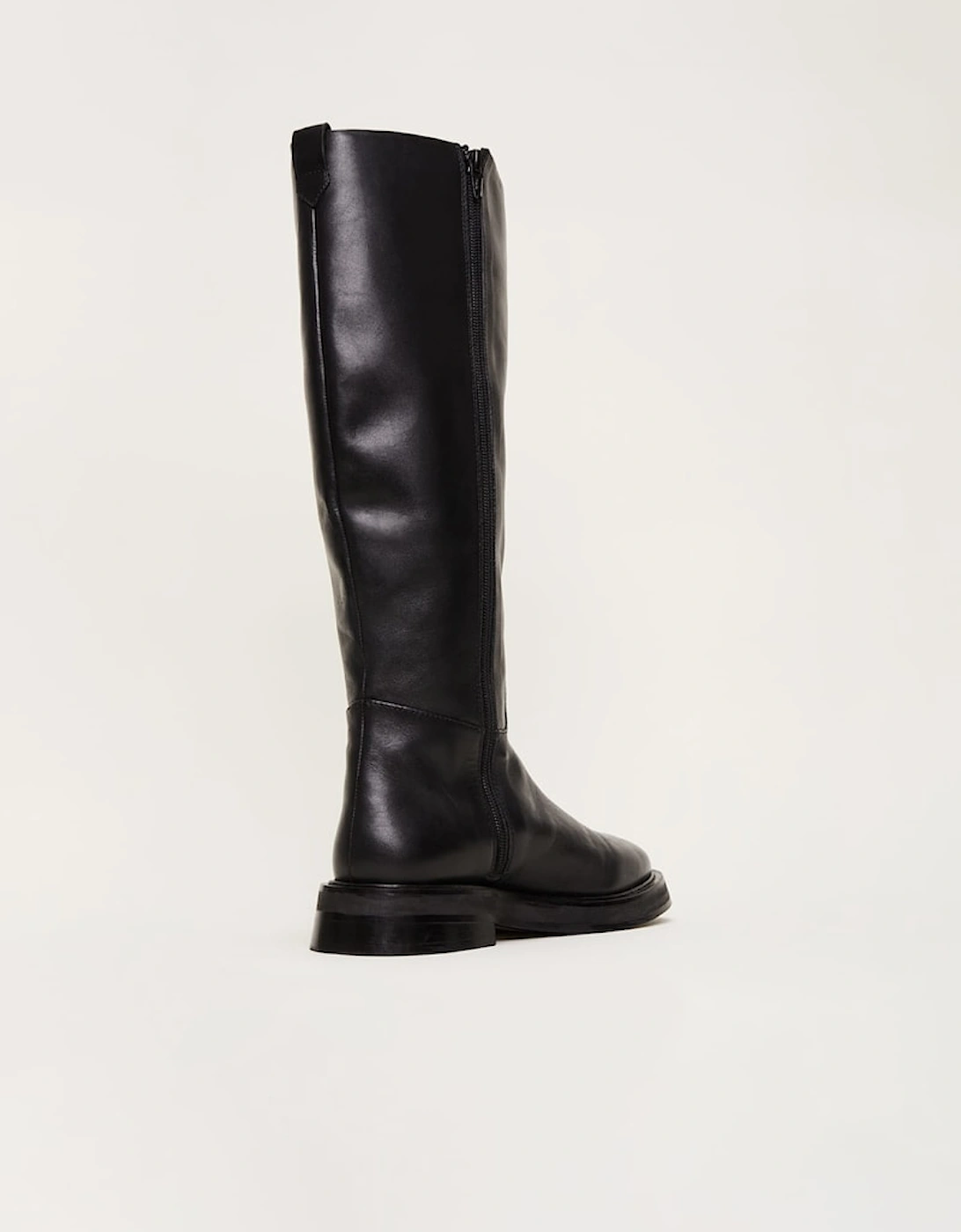 FLAT KNEE HIGH BOOT