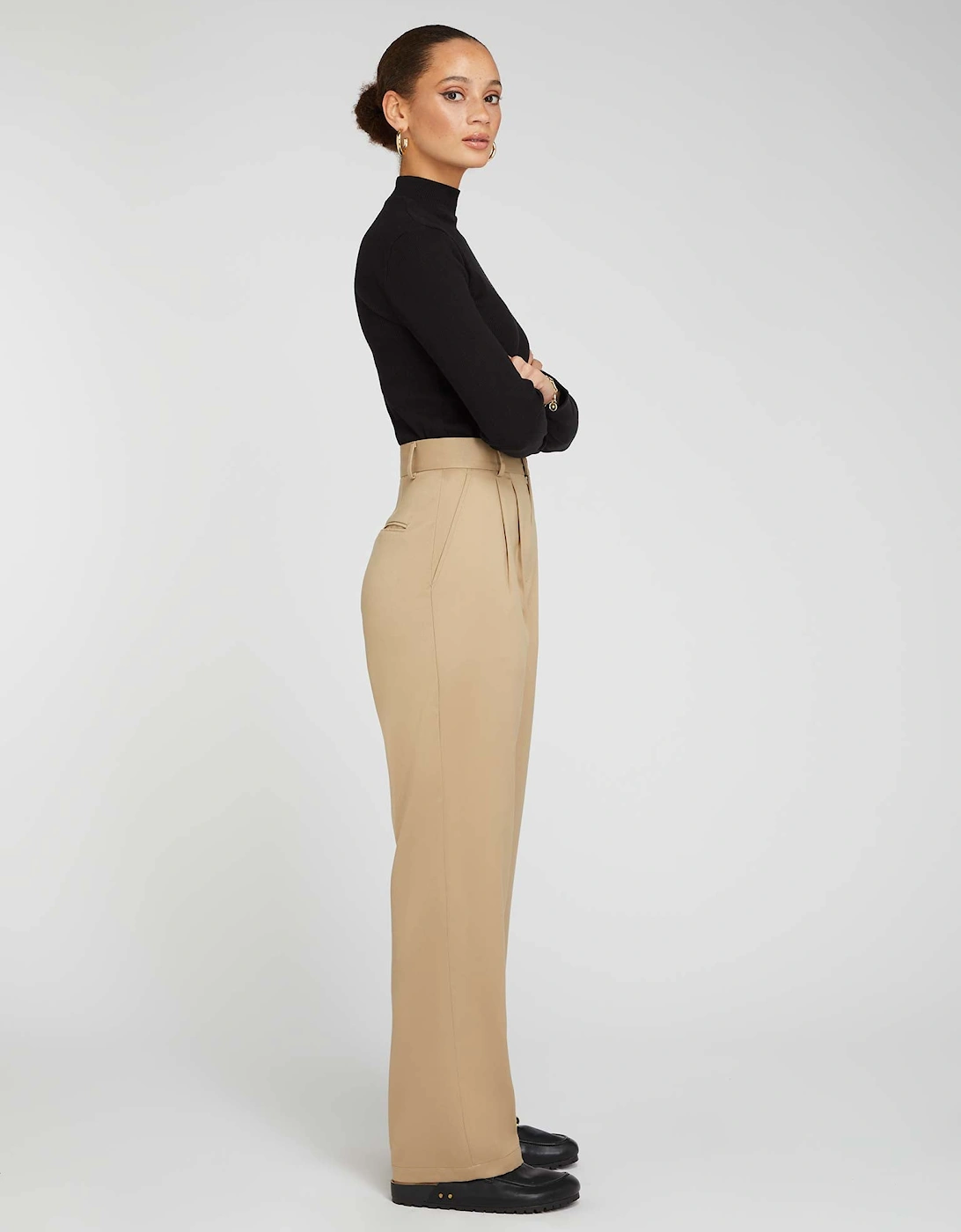 Cinnamon Relaxed Trousers in Beige