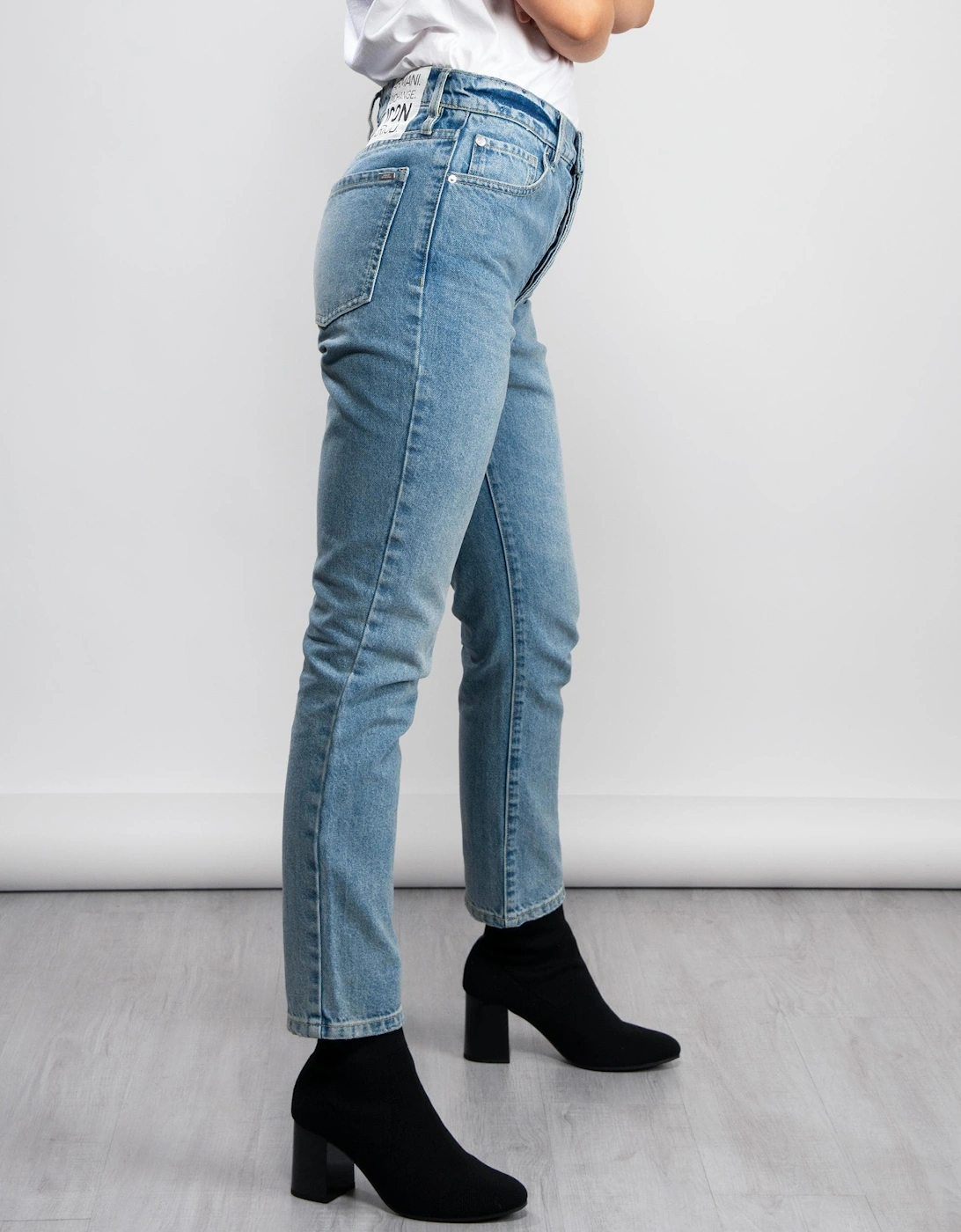 J51 5-Pocket Carrot Fit Jeans
