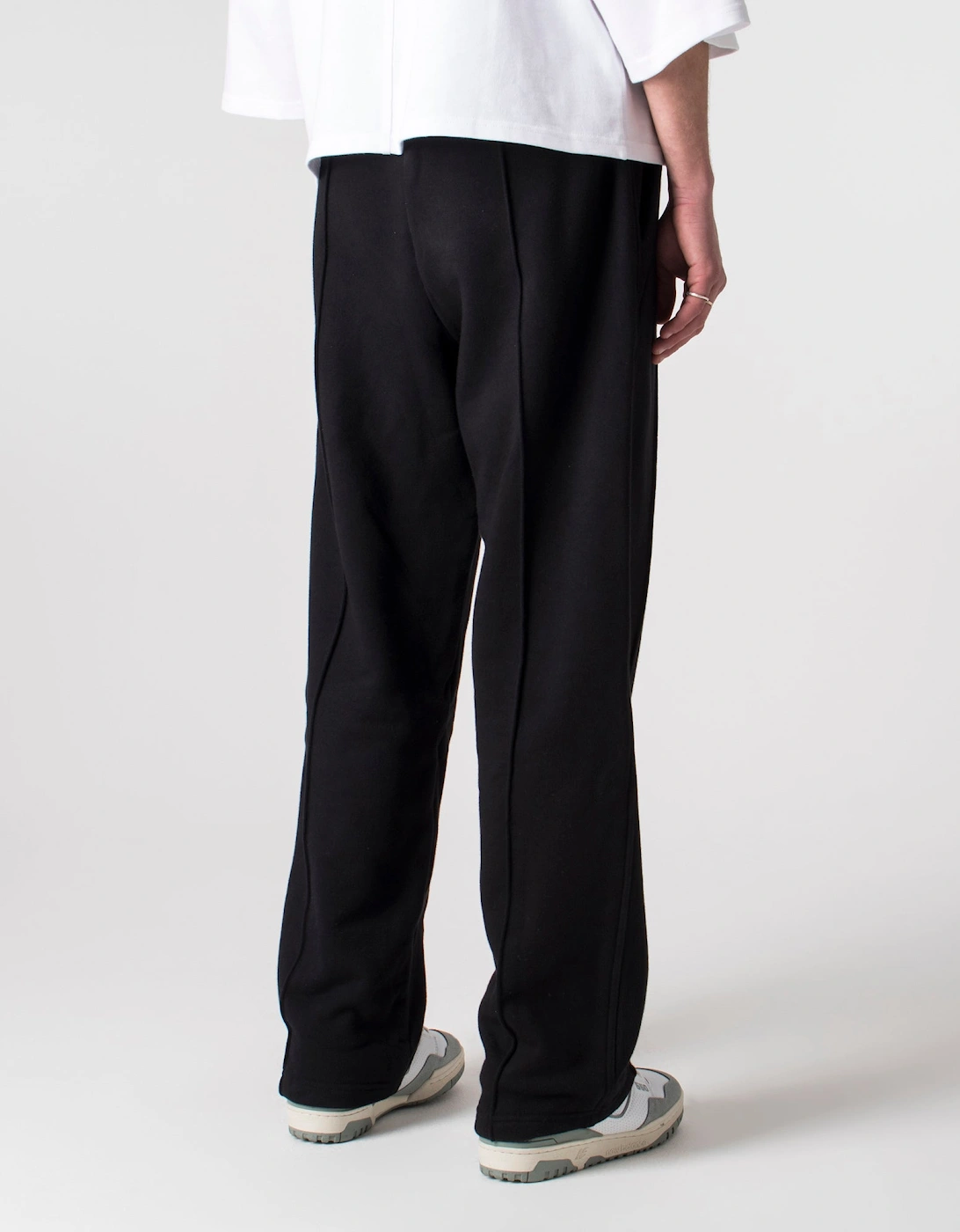 Relaxed Fit Essential Pleated Sweatpants