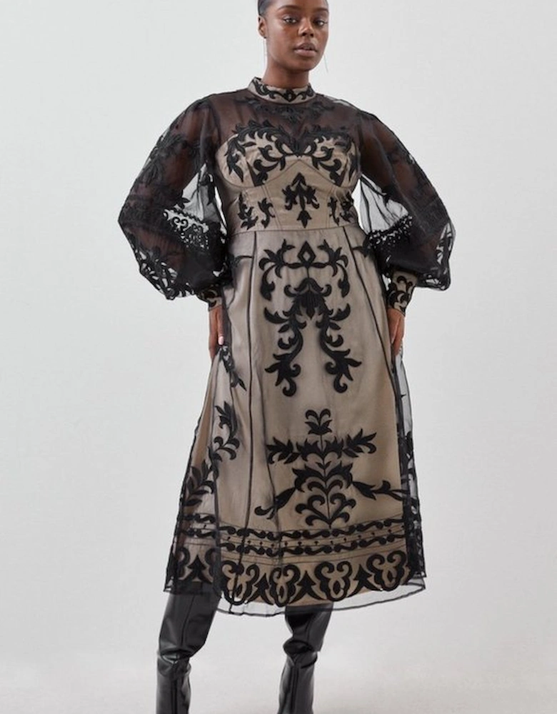 Plus Size Baroque Applique Woven Maxi Dress
