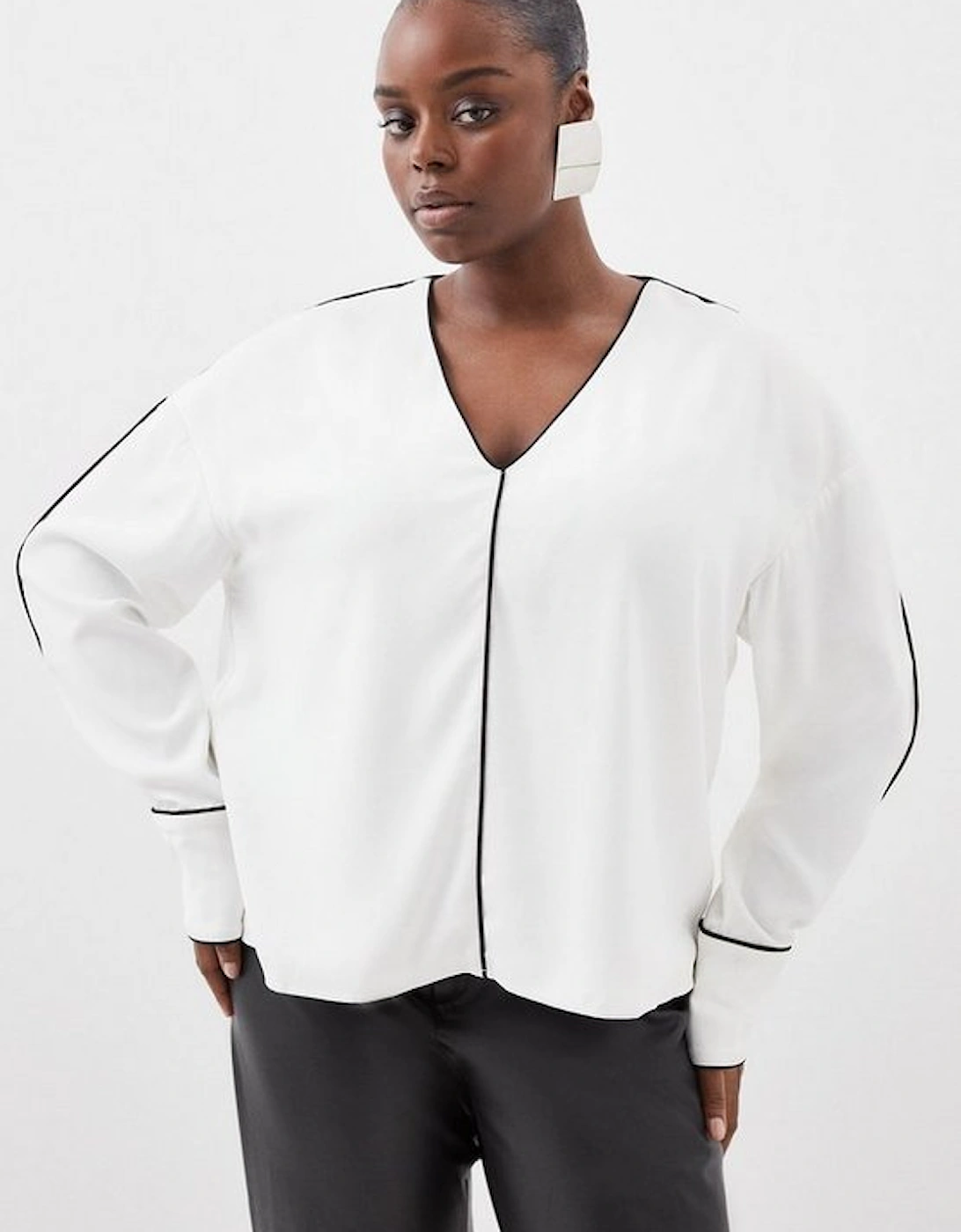 Plus Size Mono Satin Back Woven Crepe Contrast Blouse, 5 of 4