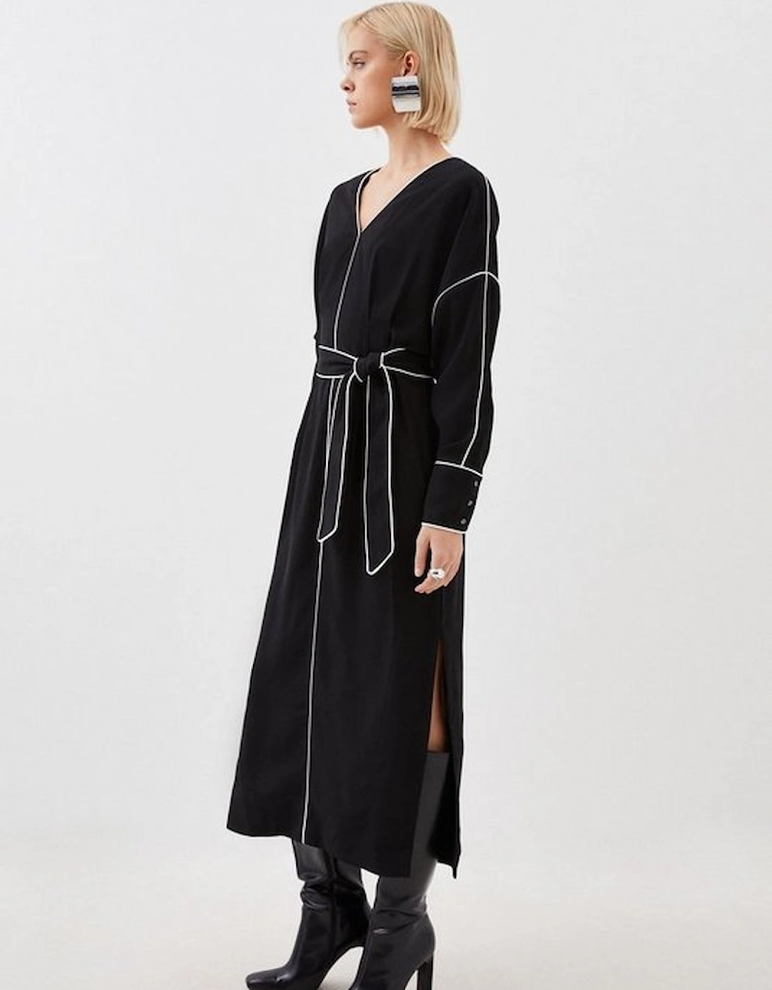 Petite Mono Satin Woven Crepe Contrast Piping Maxi Dress