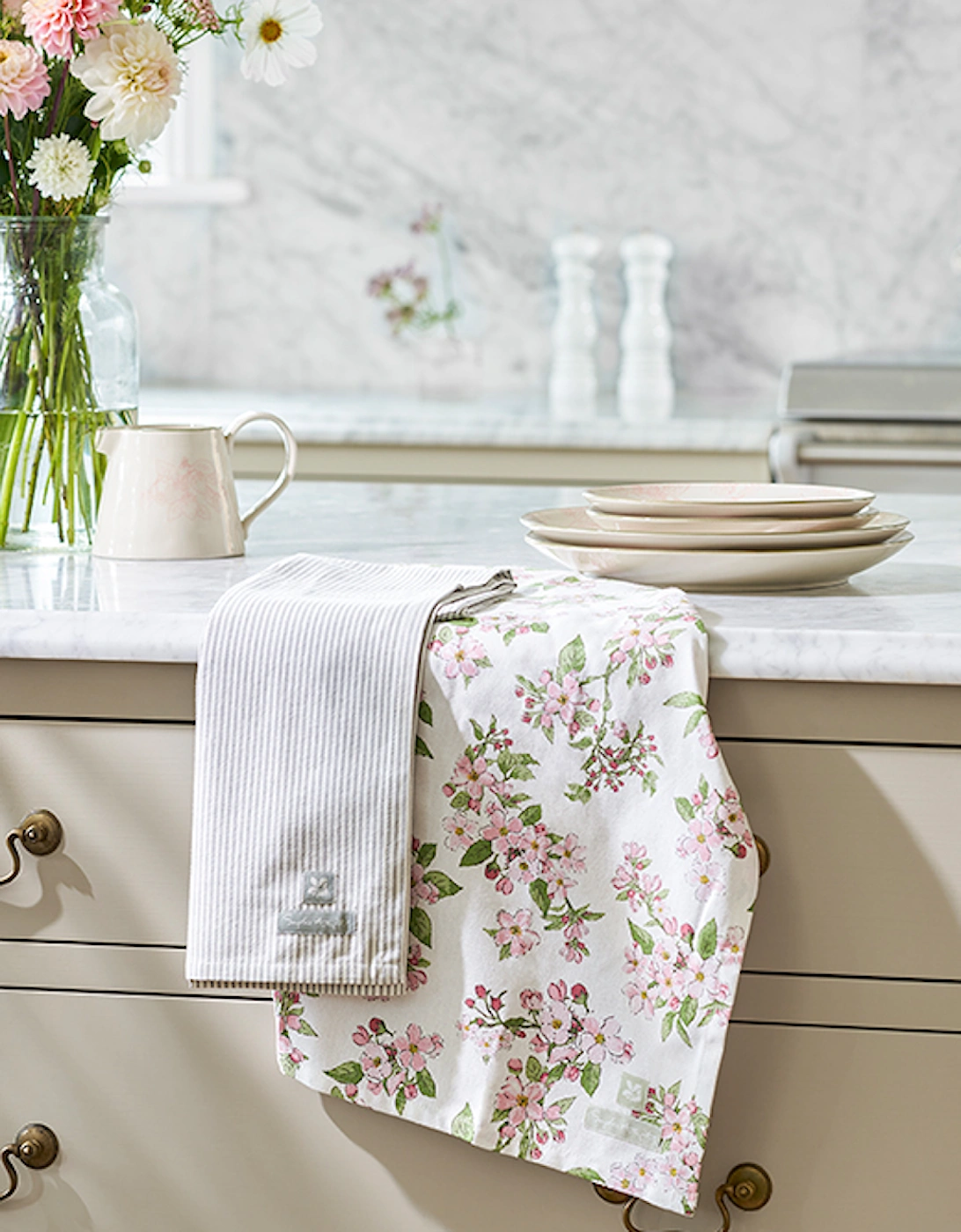Set of Two Tea Towel Blossom and Stamford Stripe