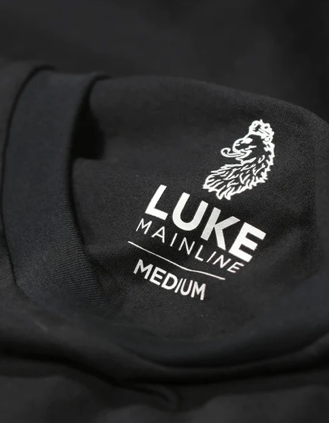 Luke Mens Pima Shiny Lion T-Shirt (Charcoal)