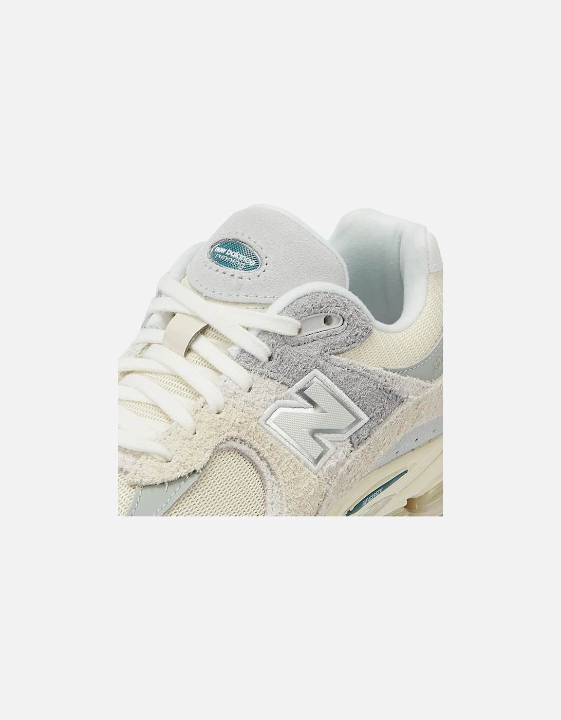 2002 Beige Trainers