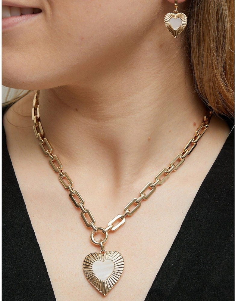 GOLD MOTHER OF PEARL TEXTURED HEART SHORT PENDANT NECKLACE