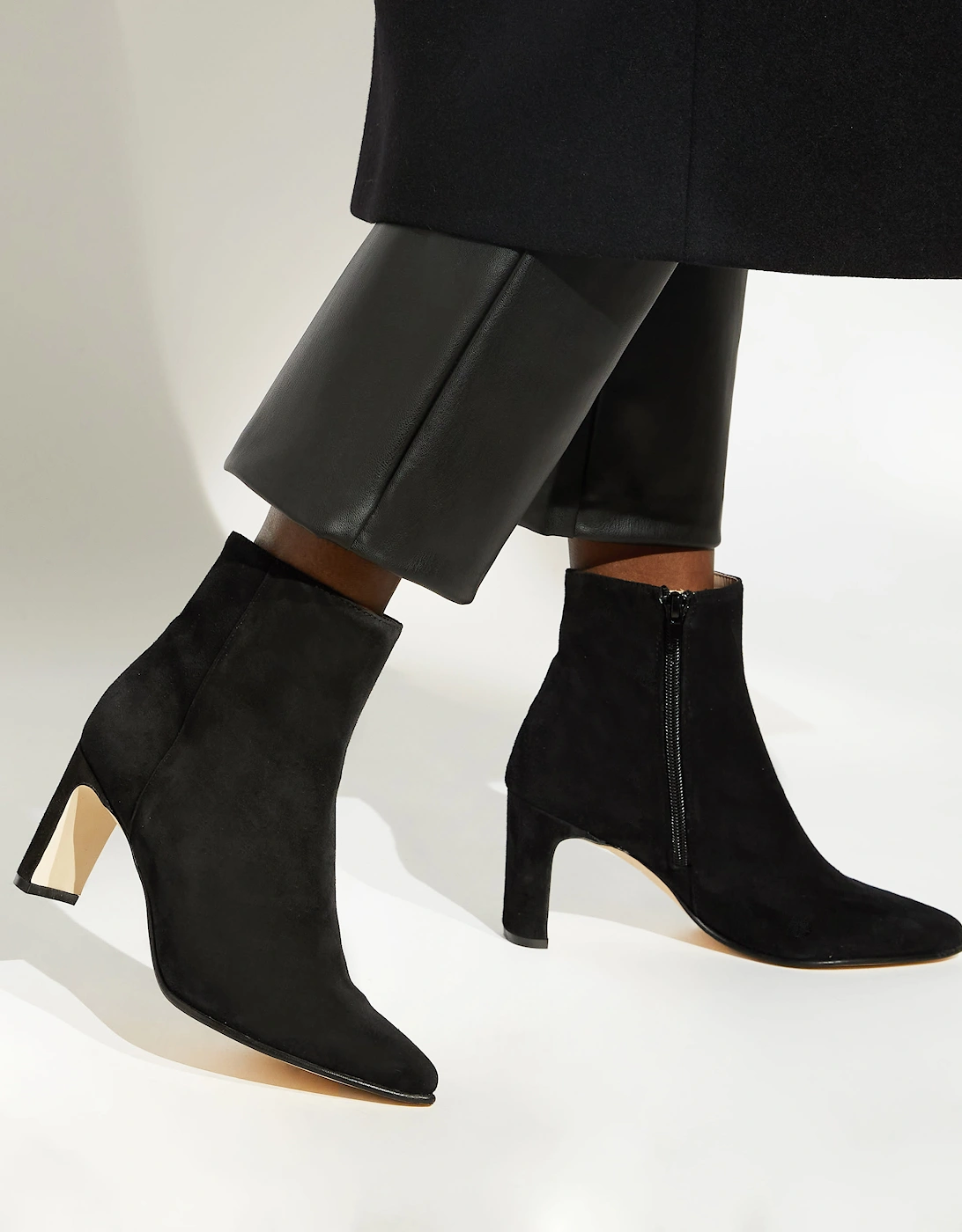 Ladies Otta - Mid-Heel Pointed Ankle Boots