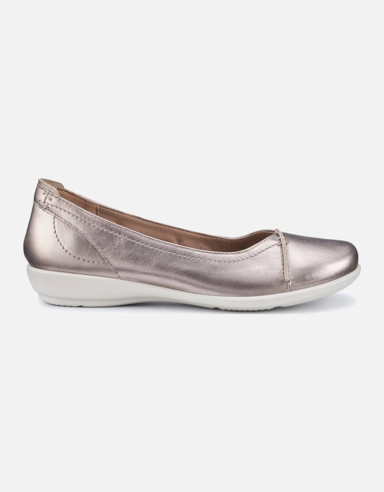 Robyn II Womens Wide Fit Pumps