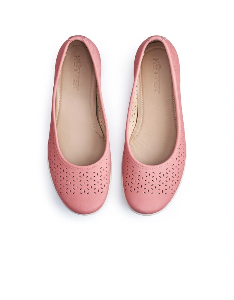 Livvy II Womens Pumps