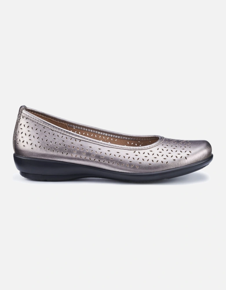 Livvy II Womens Pumps