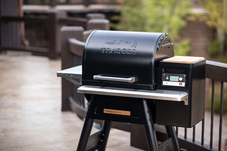 Timberline 850 Pellet Grill Black + FREE 850 COVER