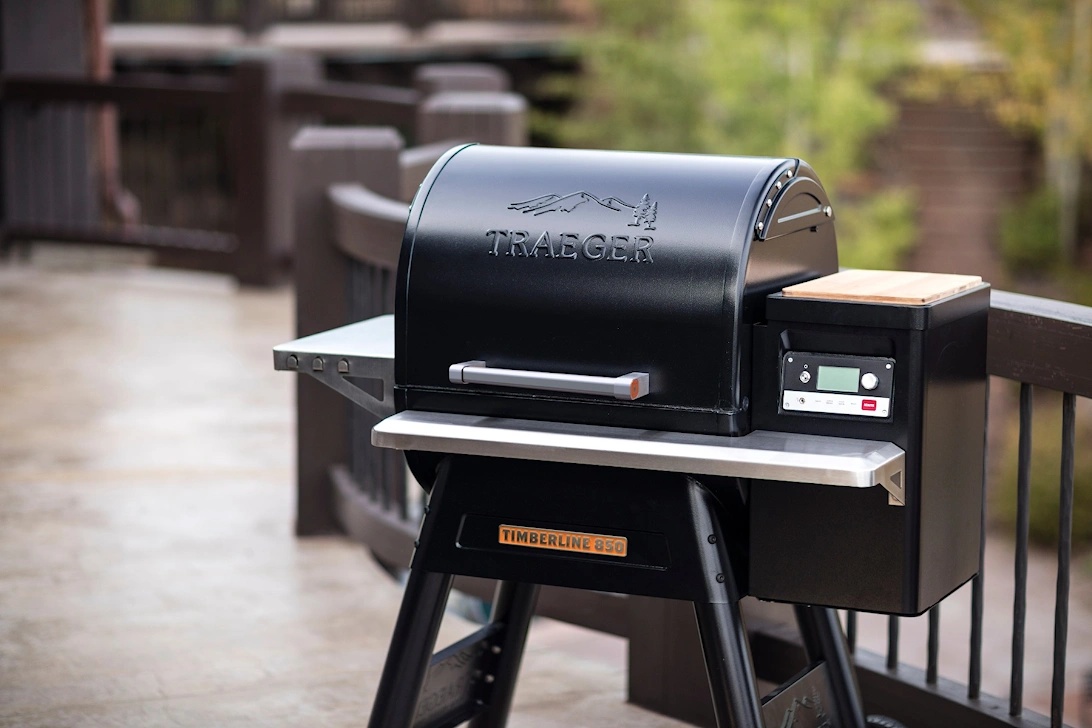 Timberline 850 Pellet Grill Black + FREE 850 COVER