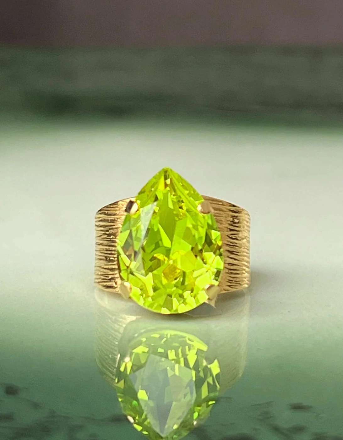 Classic drop ring in citrus green, 2 of 1