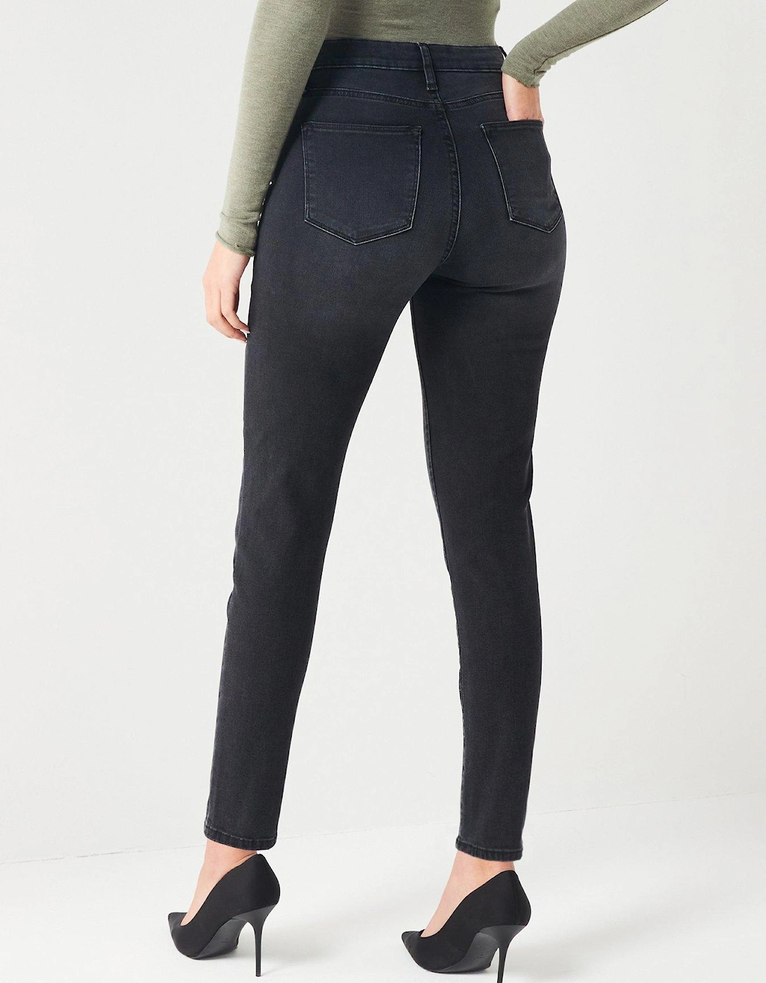 Relaxed Skinny Jeans - Washed Black