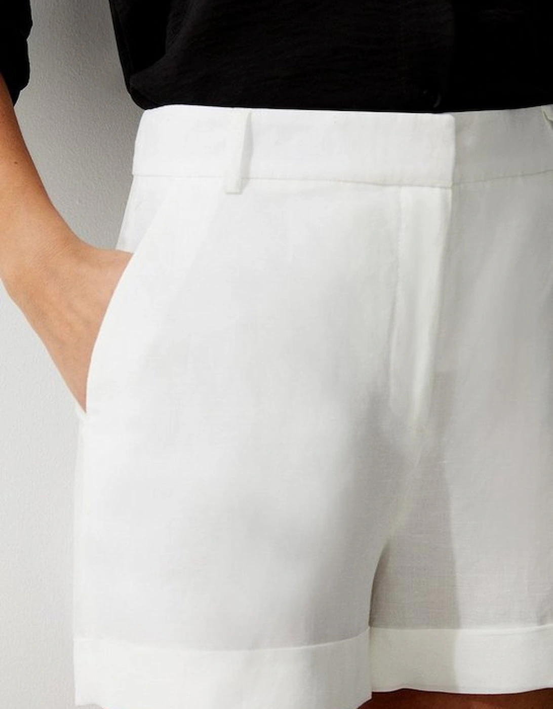 Linen Viscose Fluid Tailored Turn Up Hem Shorts