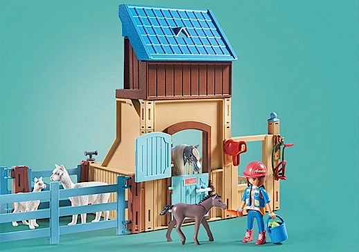 71353 Horse Stall With Amelia & Whisper